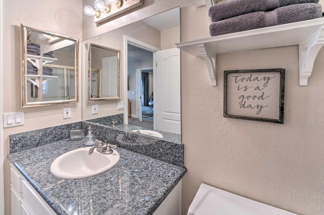 Lake Havasu Condo With Pool Access 1 Block To Beach Lake Havasu City Exteriör bild
